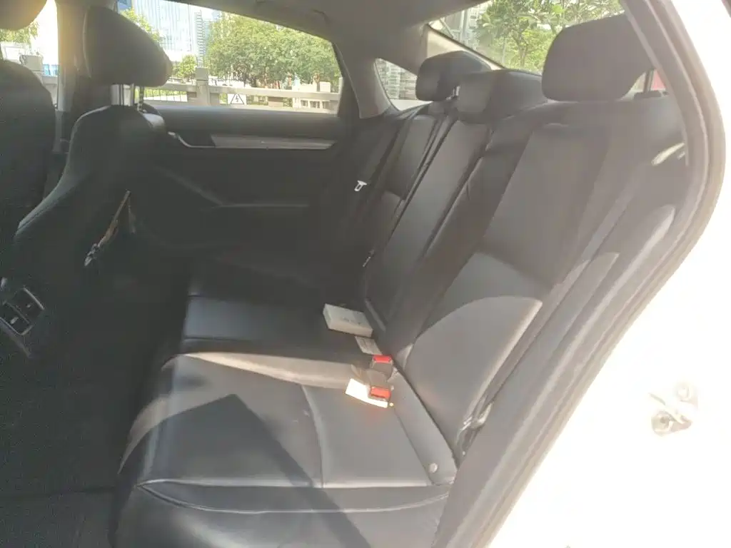 Honda Accord — миниатюра 18