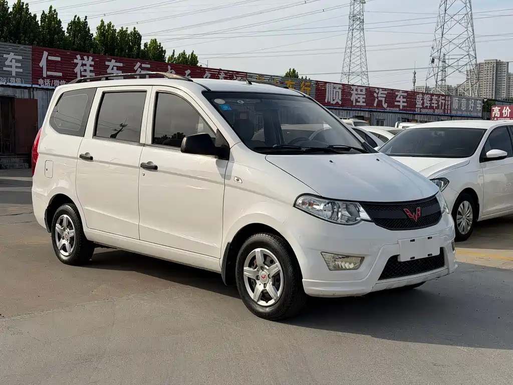 Wuling Hongguang — миниатюра 2