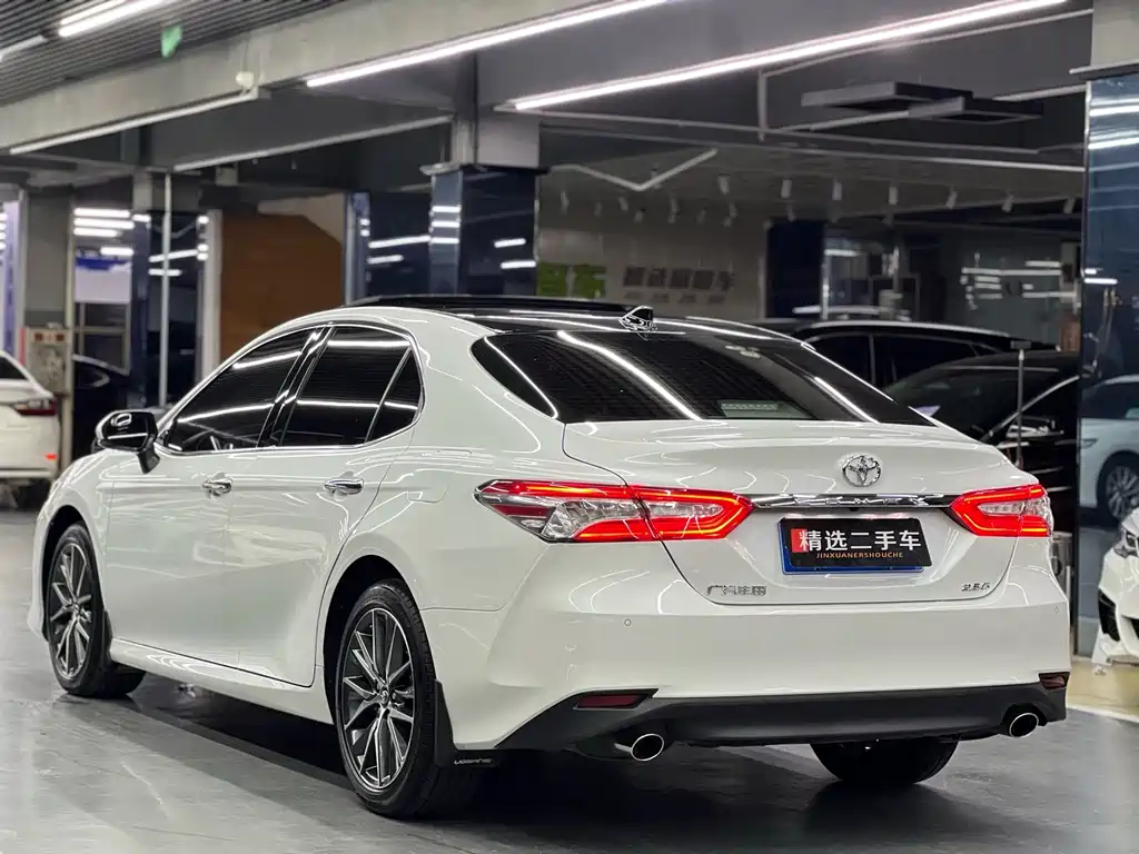 Toyota Camry 2021 2.5G Luxury