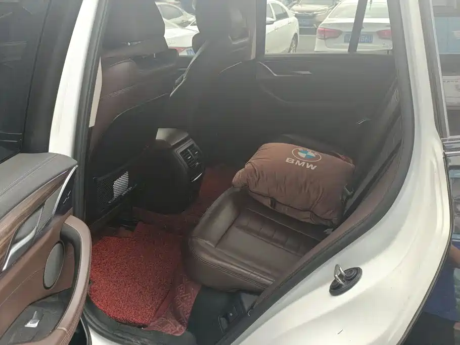 BMW X3 — миниатюра 11