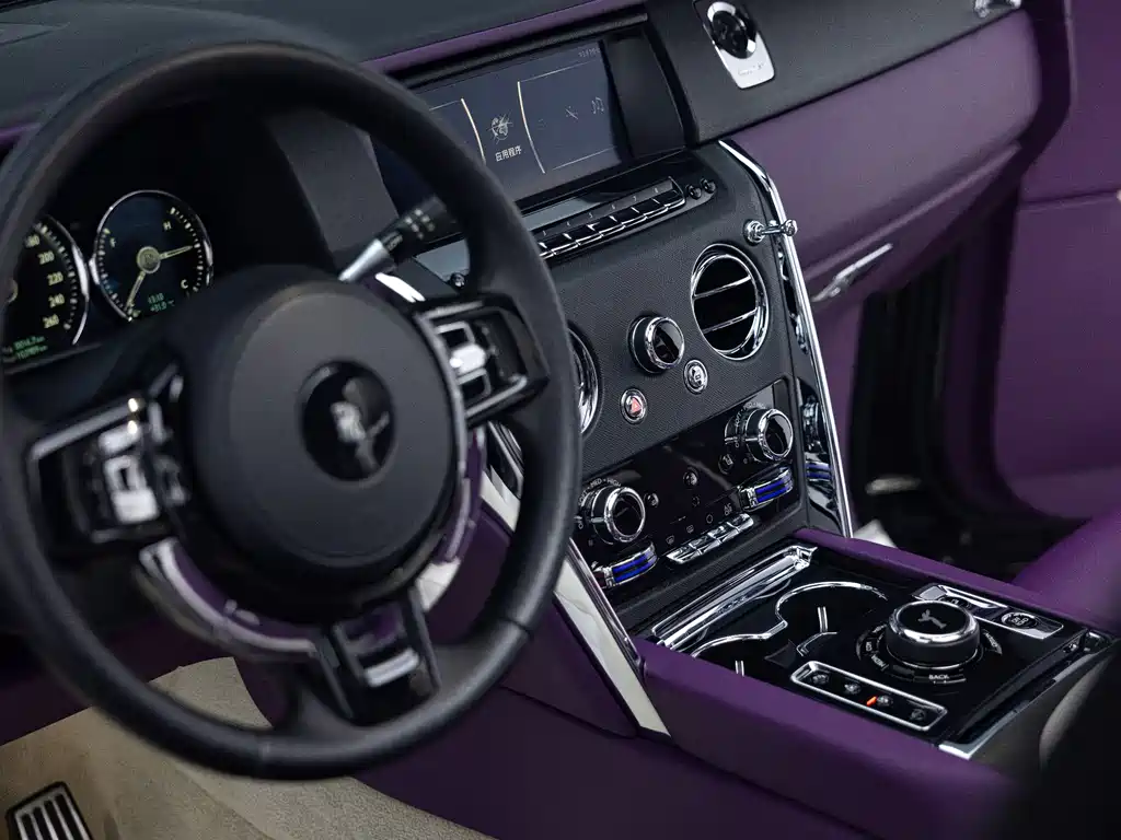 Rolls-Royce Cullinan 2018 мест