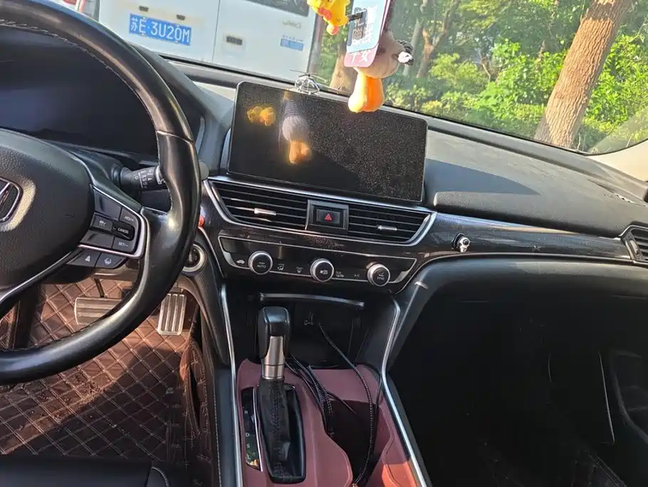 Honda Accord — миниатюра 12