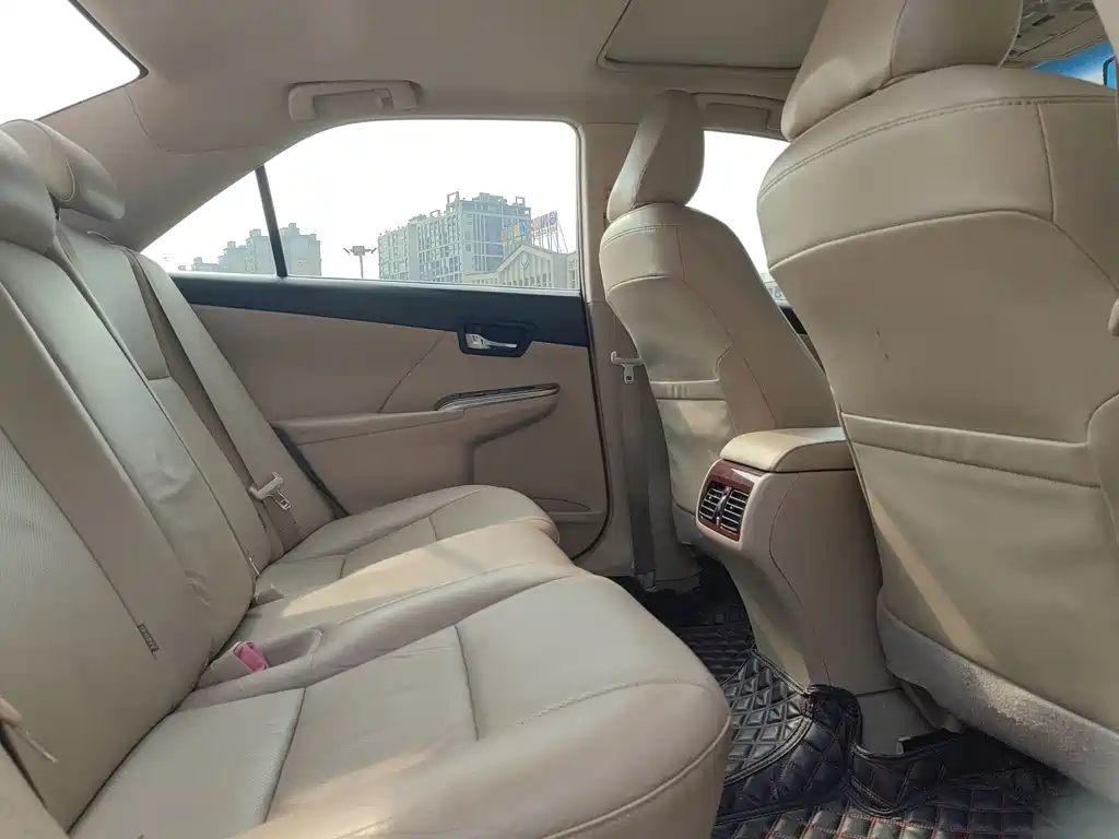 Toyota Camry — миниатюра 13