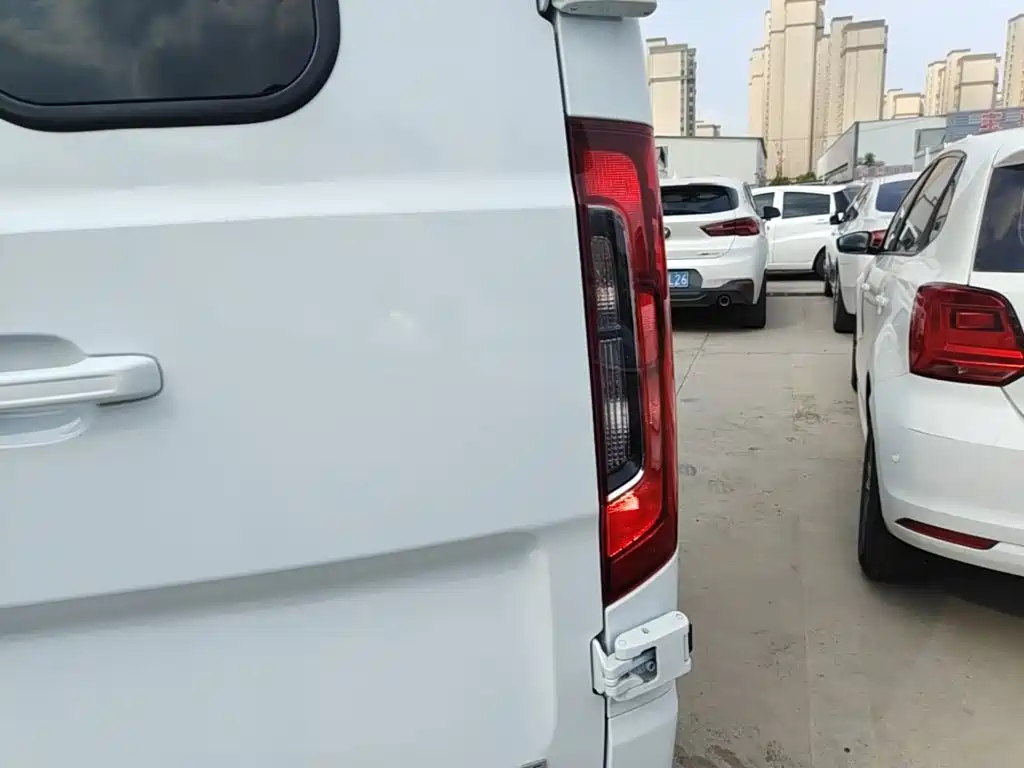 Dongfeng V7 2025 332km