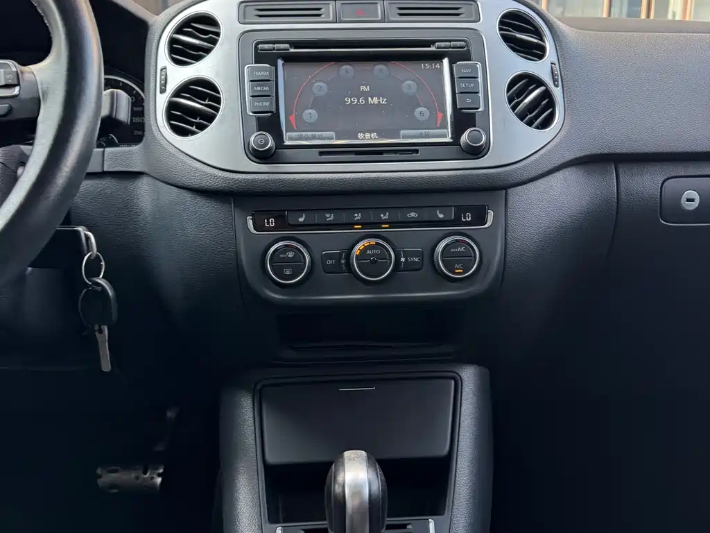 Volkswagen Tiguan — миниатюра 12