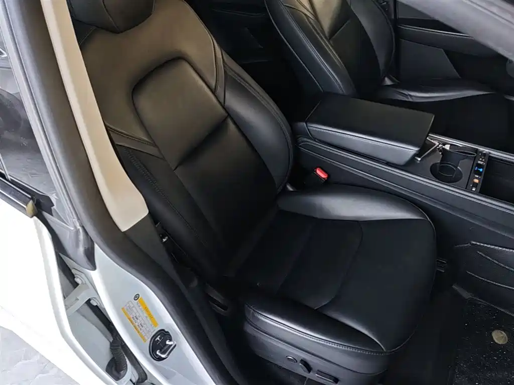 Tesla Model Y — фотографии объявления, Фото 25