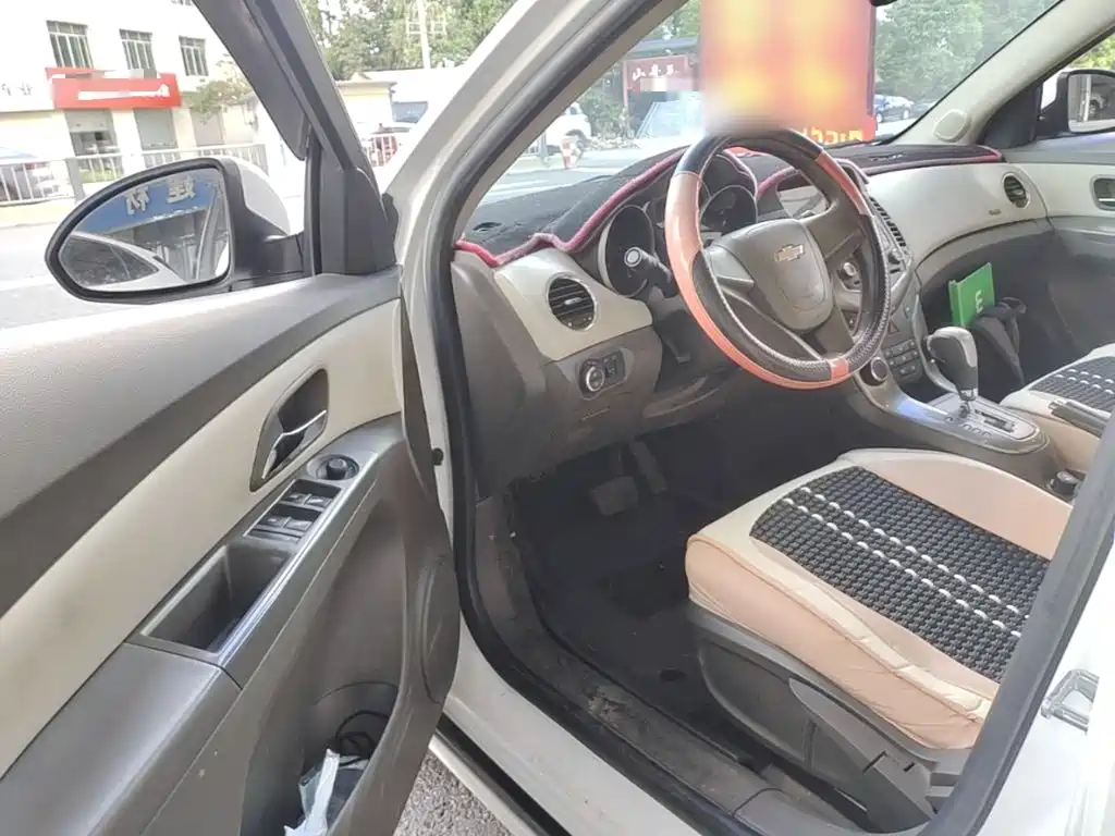 Chevrolet Cruze — миниатюра 16