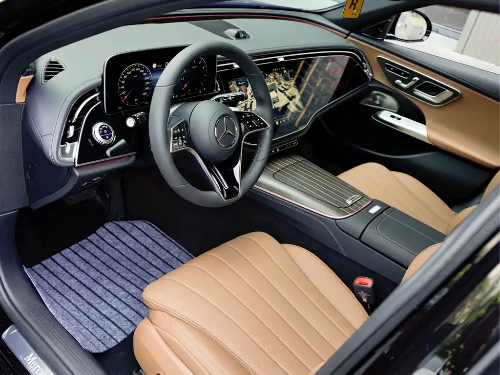 Mercedes-Benz E-Class — миниатюра 11
