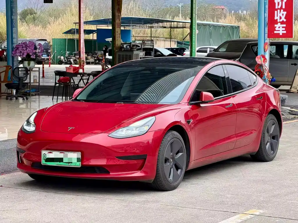 TESLA MODEL 3