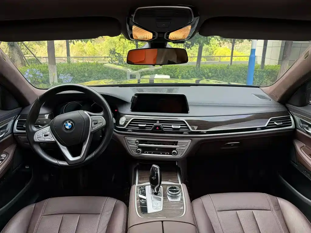BMW 7 Series 7 2018 730Li Lead