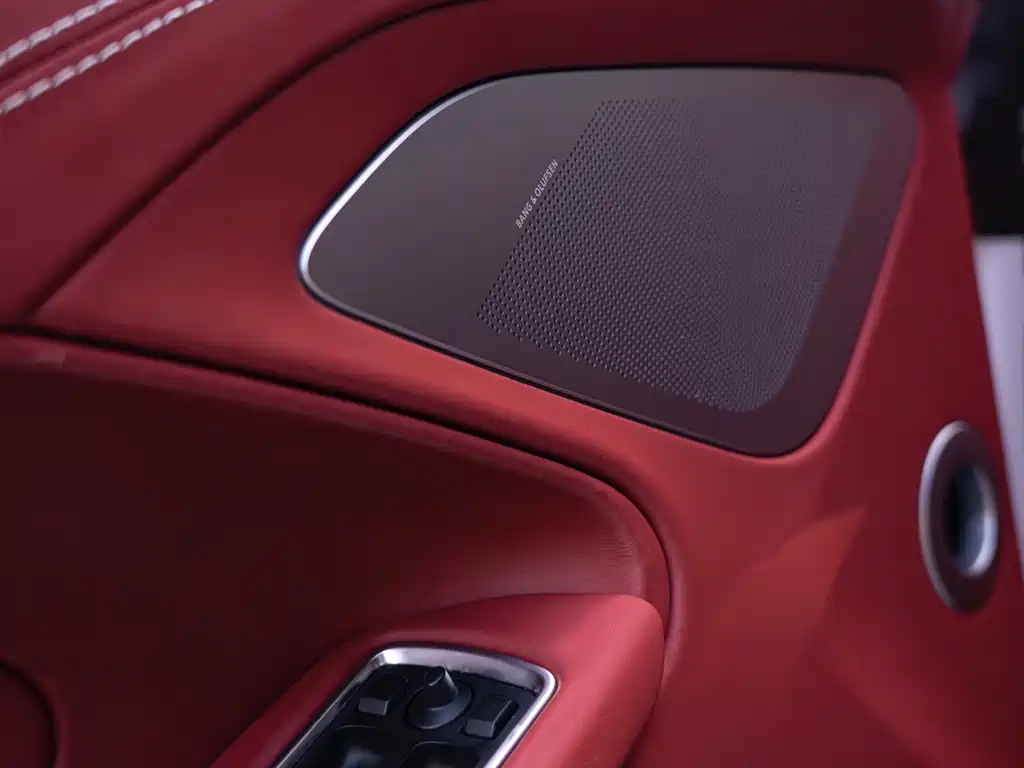Aston Martin Vanquish — миниатюра 10