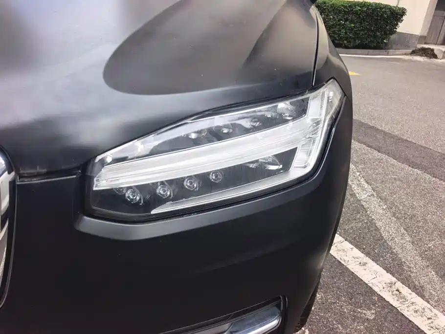 Volvo XC90 — миниатюра 5