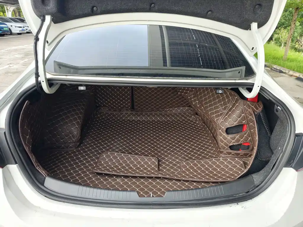Chevrolet Malibu XL — миниатюра 21