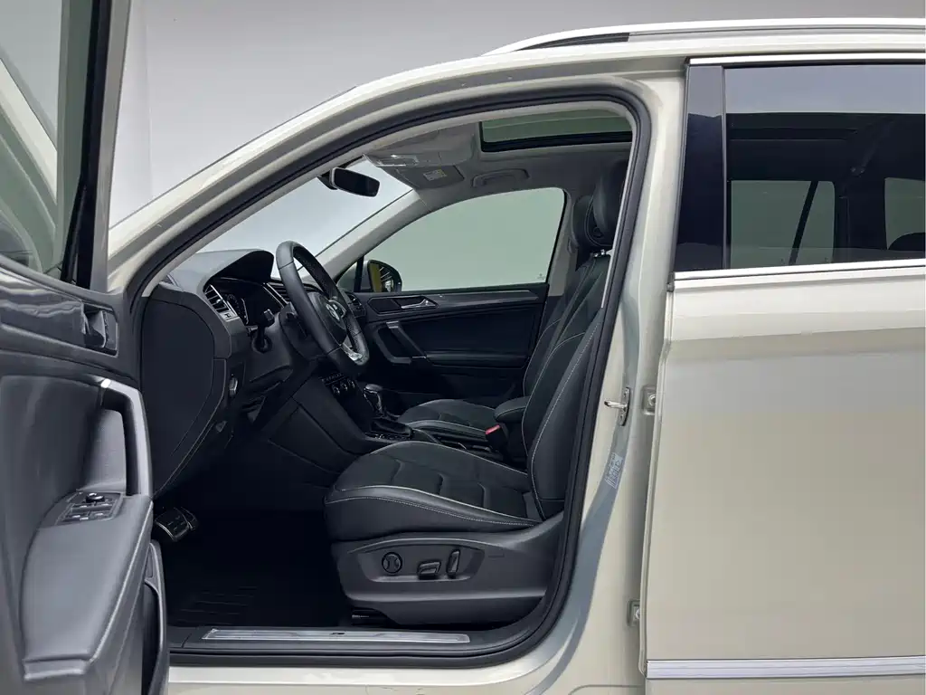 Volkswagen Tiguan L — миниатюра 6