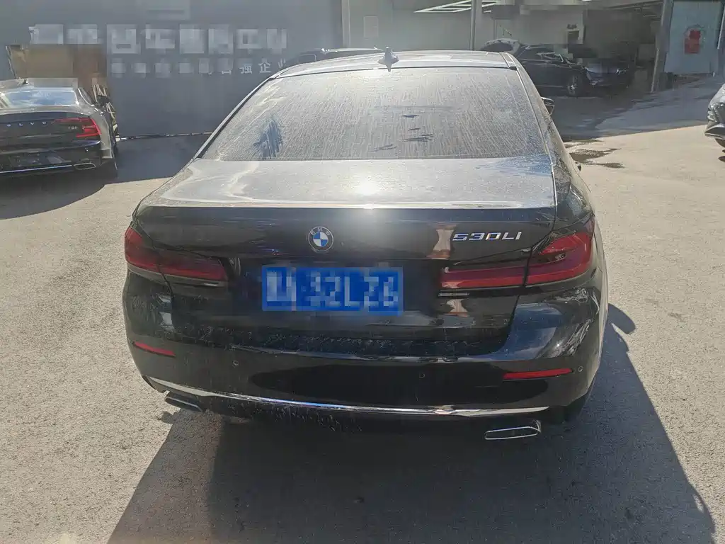 BMW 5 Series — миниатюра 10