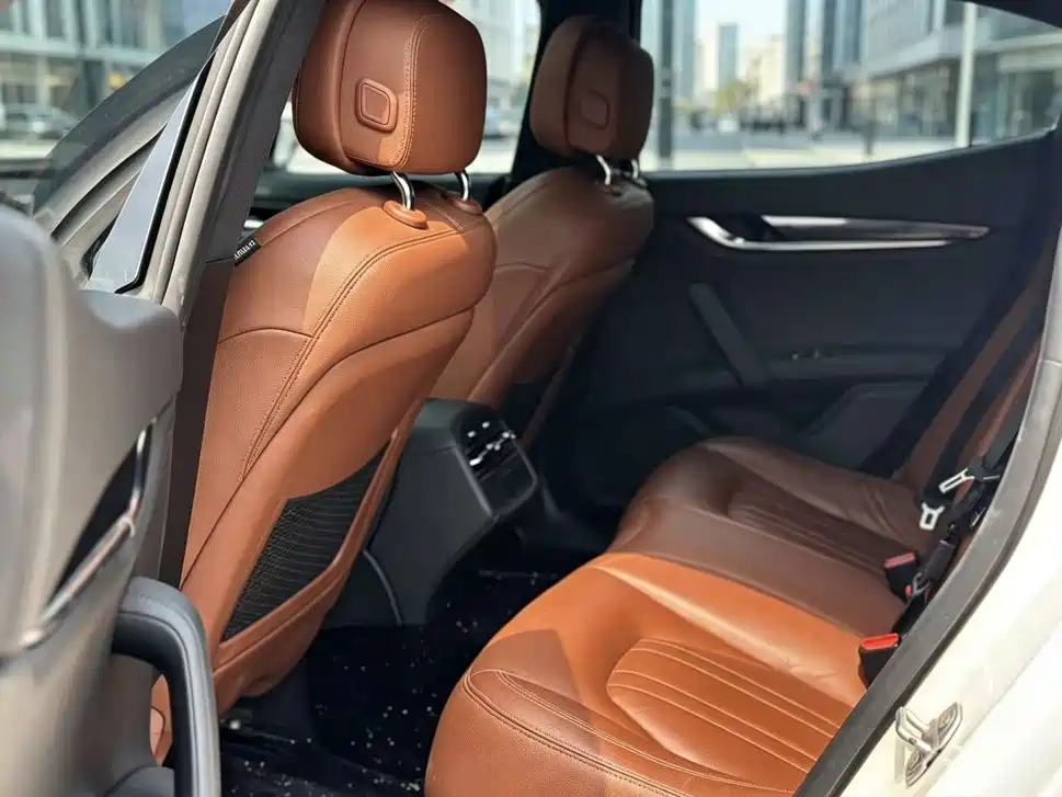 Maserati Ghibli — миниатюра 6