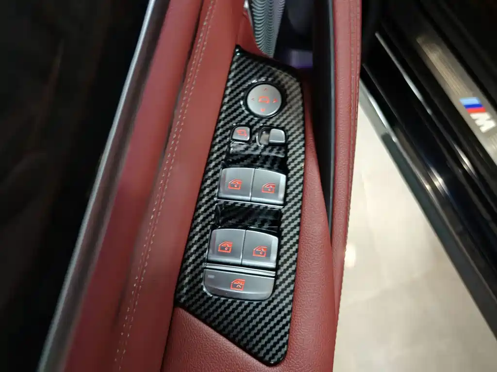 BMW 5 Series — миниатюра 12
