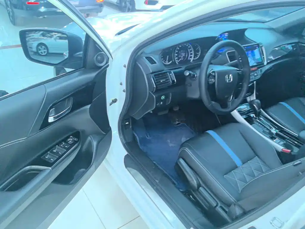 Honda Accord — миниатюра 16