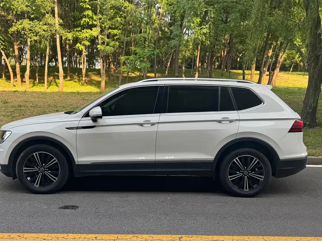 Volkswagen Tiguan L — миниатюра 3
