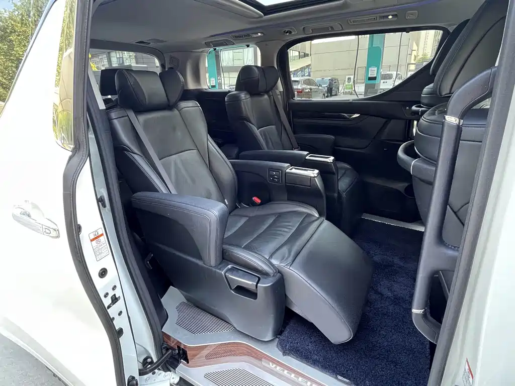Toyota Vellfire — миниатюра 19