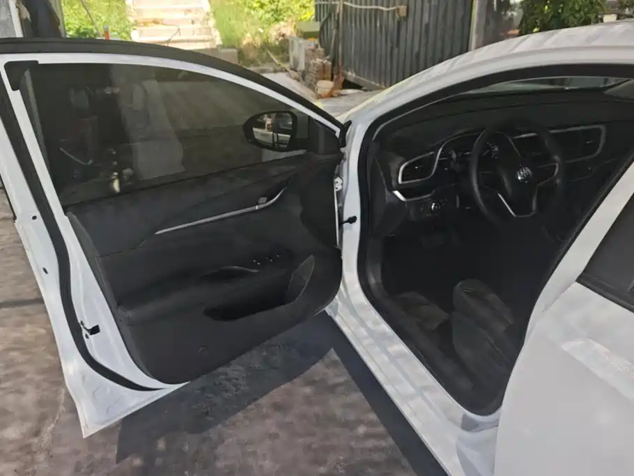 Buick Excelle — миниатюра 7