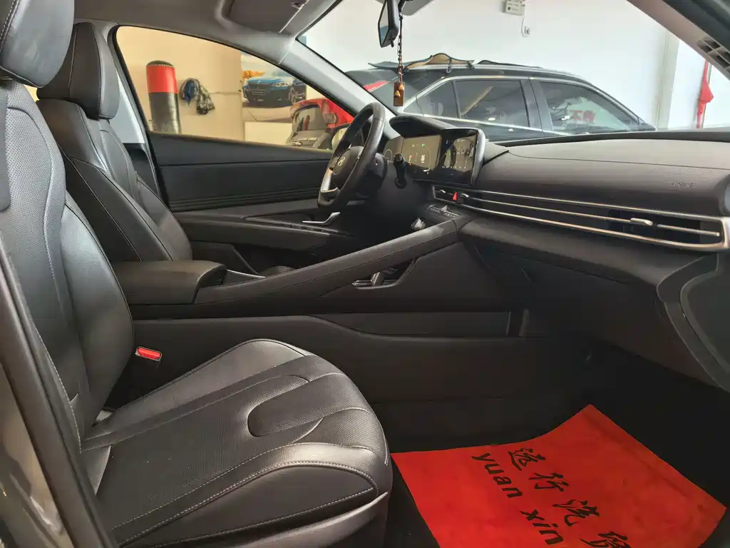 Hyundai Elantra — миниатюра 17