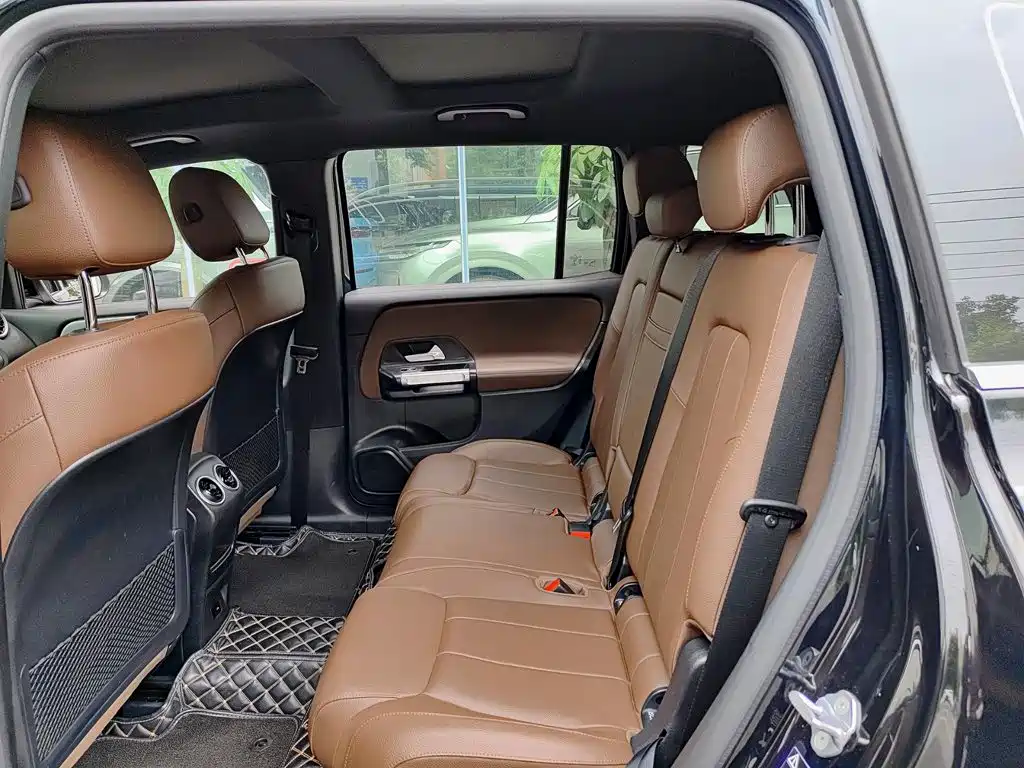 Mercedes-Benz GLB — миниатюра 8