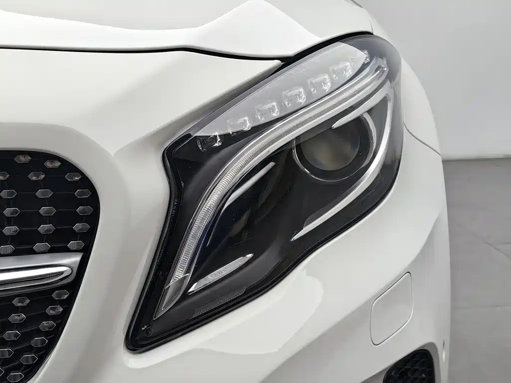 Mercedes-Benz GLA — миниатюра 7