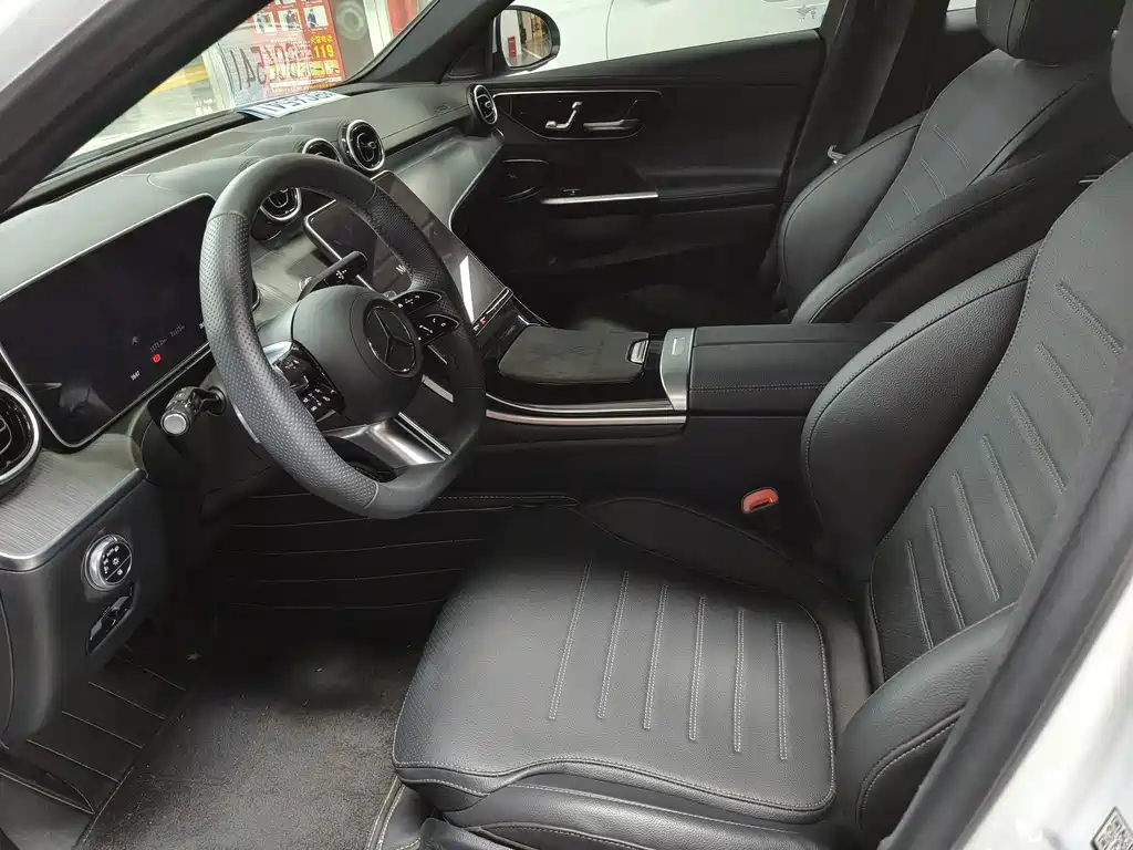 Mercedes-Benz C-Class — миниатюра 4
