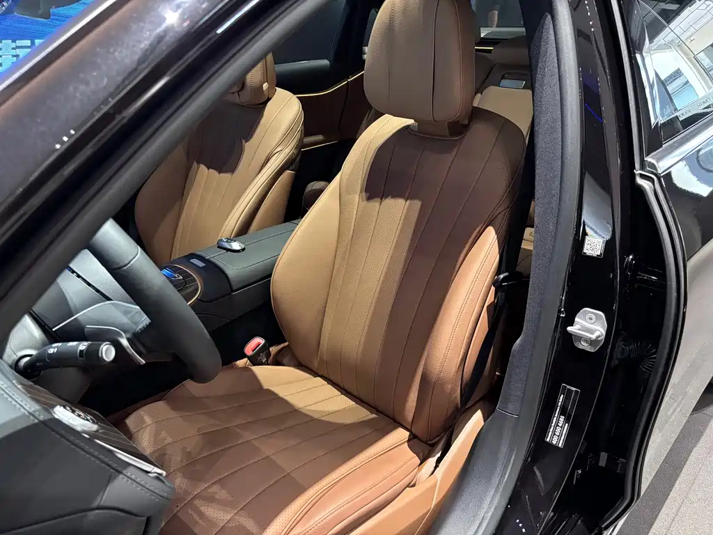 Mercedes-Benz E-Class E 2024 E 300 L Fashion