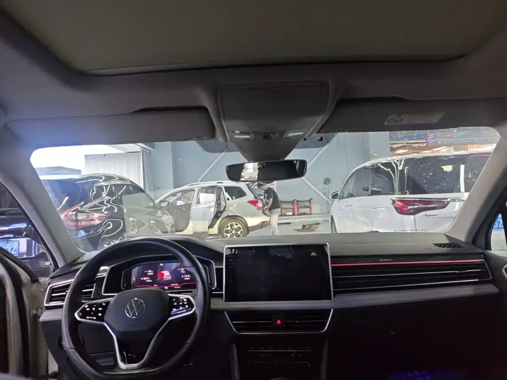 Volkswagen Tiguan L — миниатюра 18