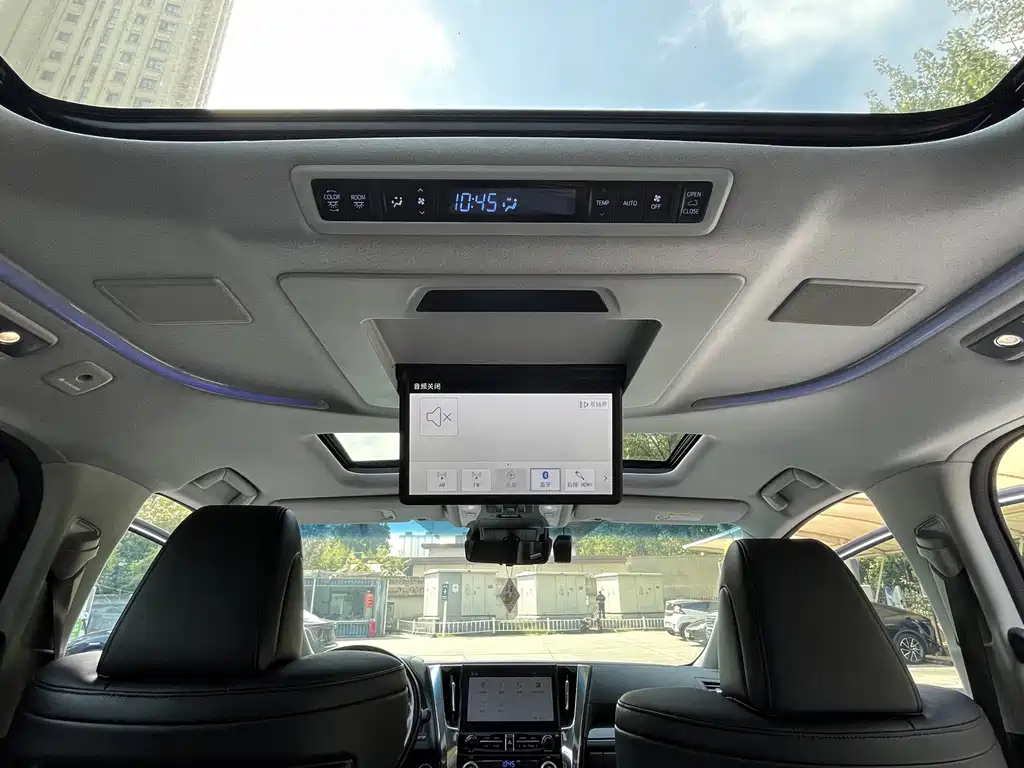 Toyota Vellfire — миниатюра 20
