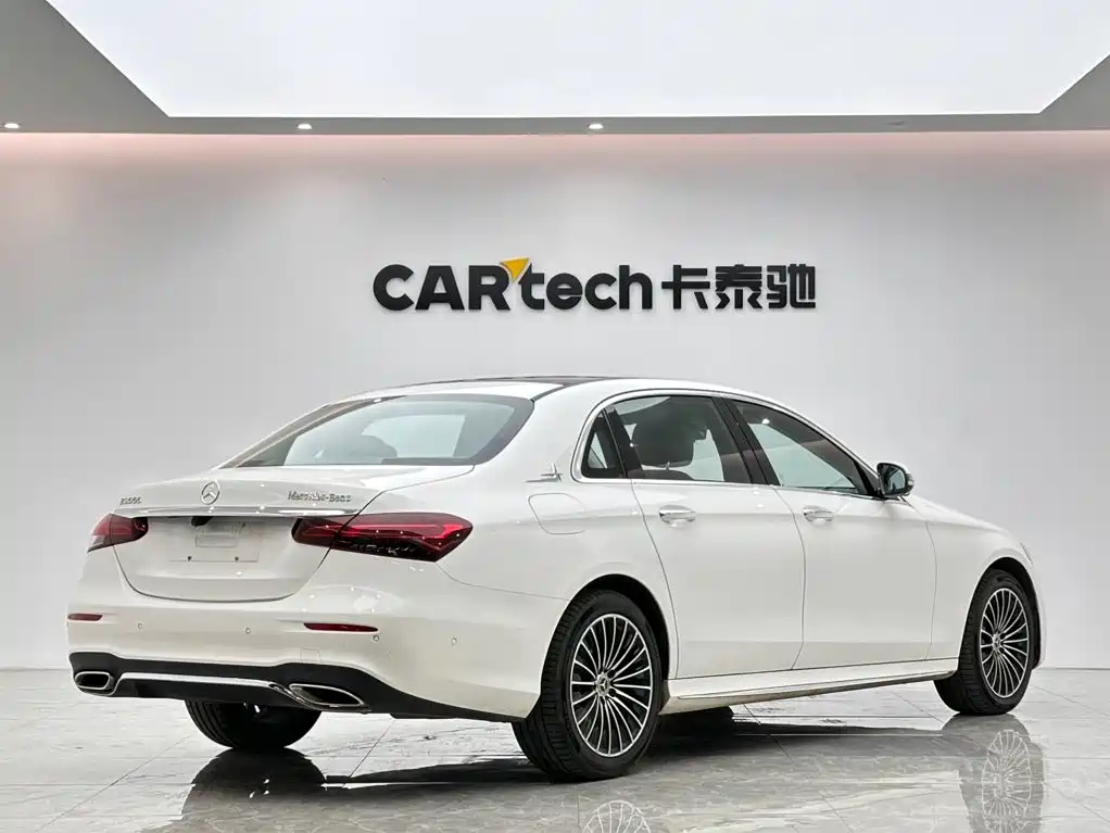 Mercedes-Benz E-Class — миниатюра 5