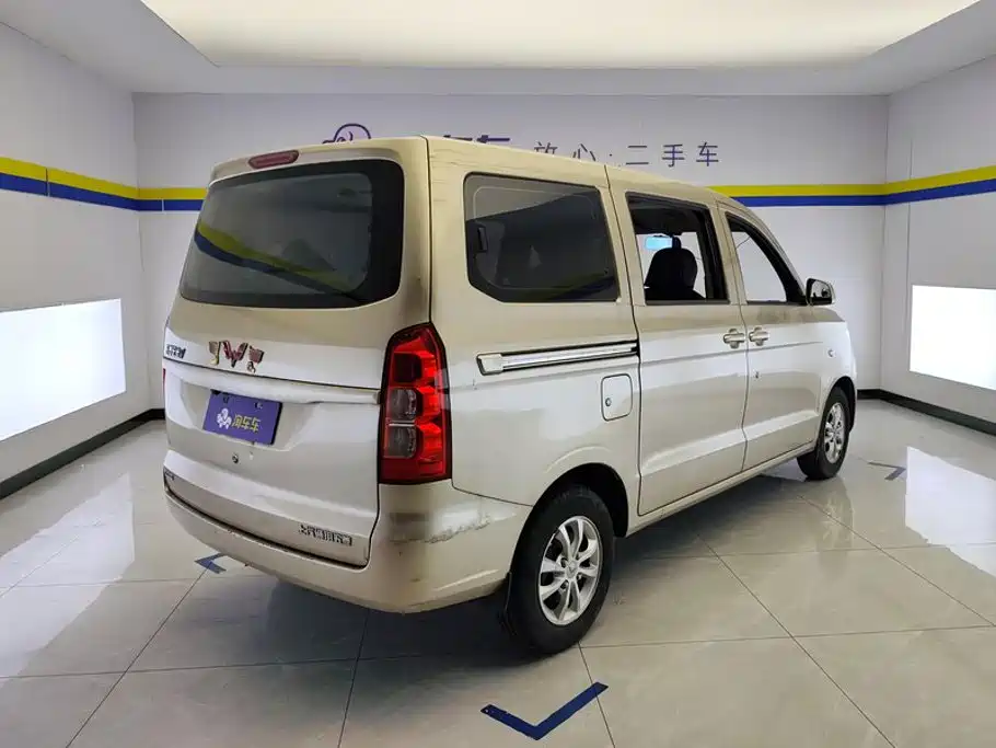 Wuling Hongguang V — миниатюра 3