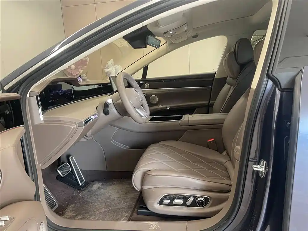 AITO ENJOY THE WORLD S9