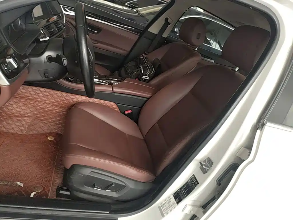 BMW 5 Series — миниатюра 15