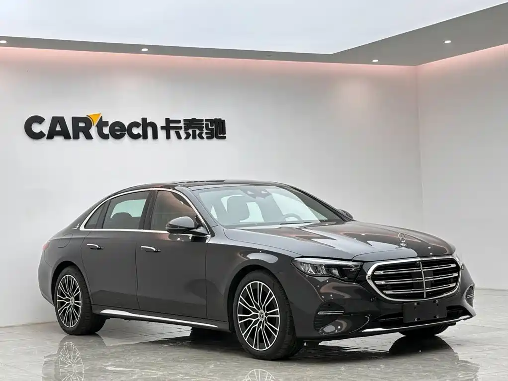 Mercedes-Benz E-Class — миниатюра 6
