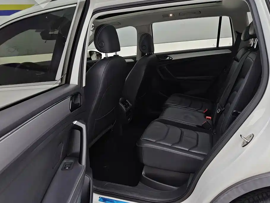 Volkswagen Tiguan L — миниатюра 11