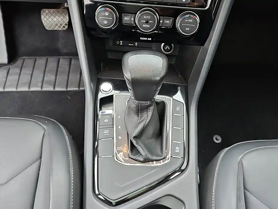 Volkswagen Tiguan L — миниатюра 16