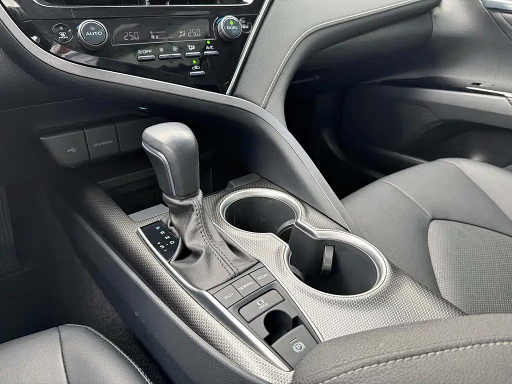 Toyota Camry — миниатюра 22