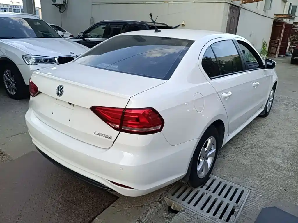 Volkswagen Lavida — миниатюра 7
