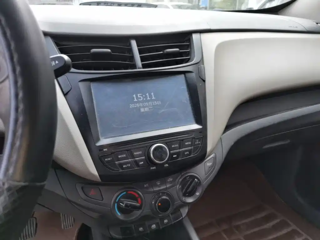 Chevrolet Sail — миниатюра 13