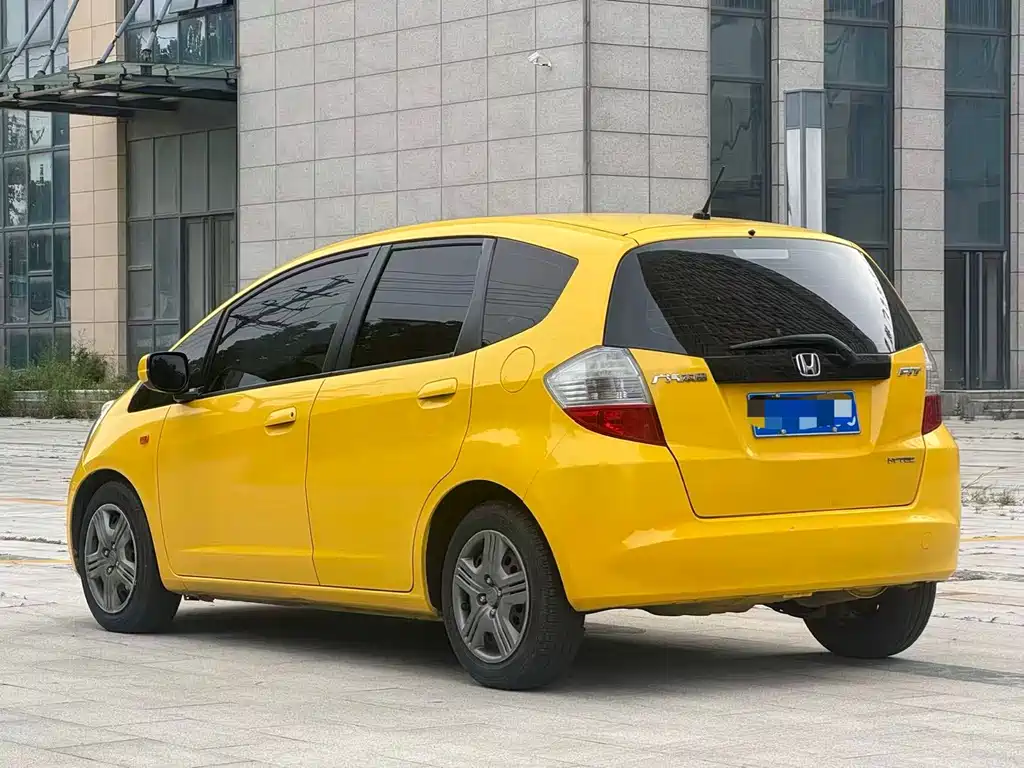 Honda Fit — миниатюра 6