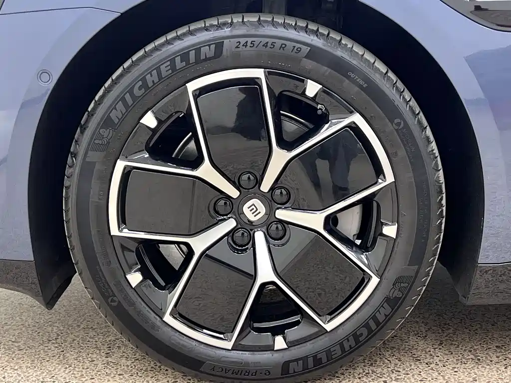 XIAOMI CAR XIAOMI SU7