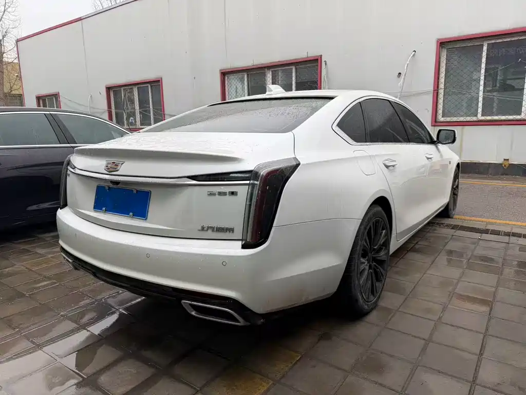 CADILLAC CT6