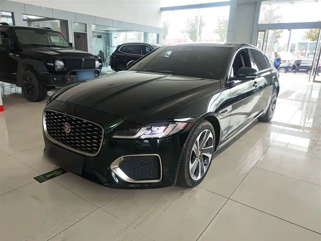 Купить Jaguar XFL