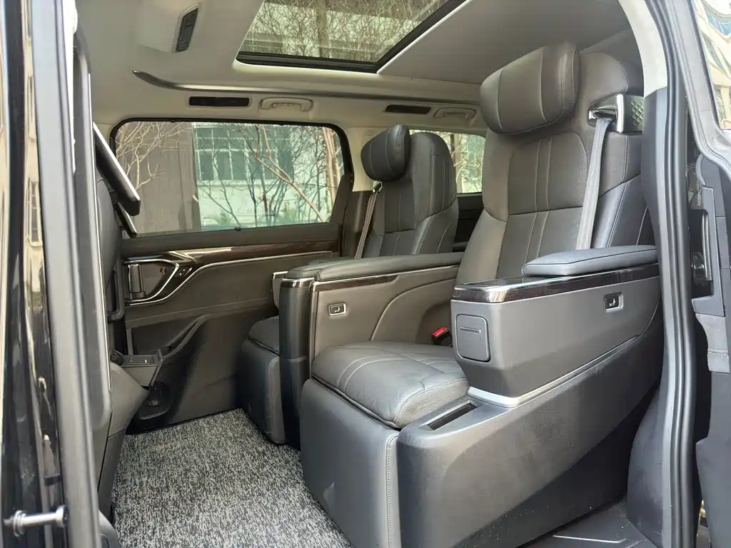 SAIC MAXUS EVERYONE 9