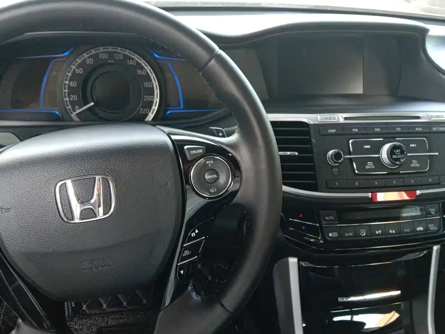 Honda Accord — миниатюра 12