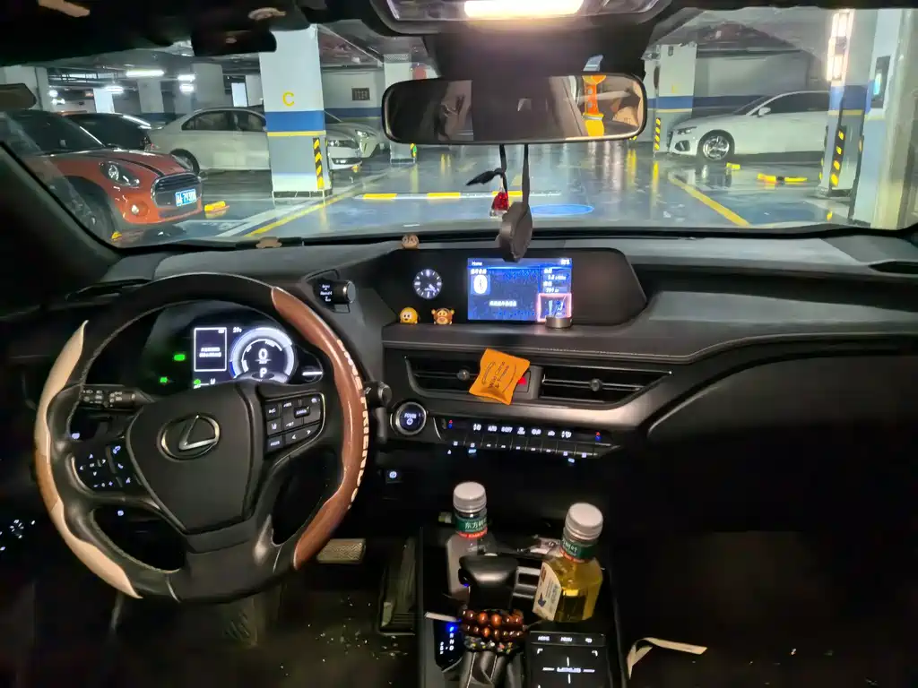 Lexus UX — миниатюра 4