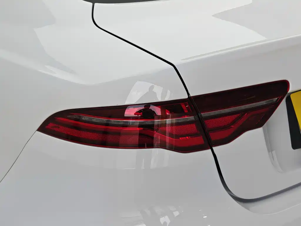 Jaguar XEL — миниатюра 7